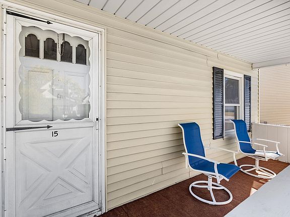 4th image of 15 Springview Avenue