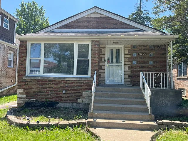 8722 S Winchester Ave — Photo 6