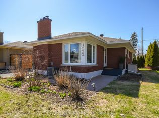 1222 Field St, Ottawa, ON K2C 2R2