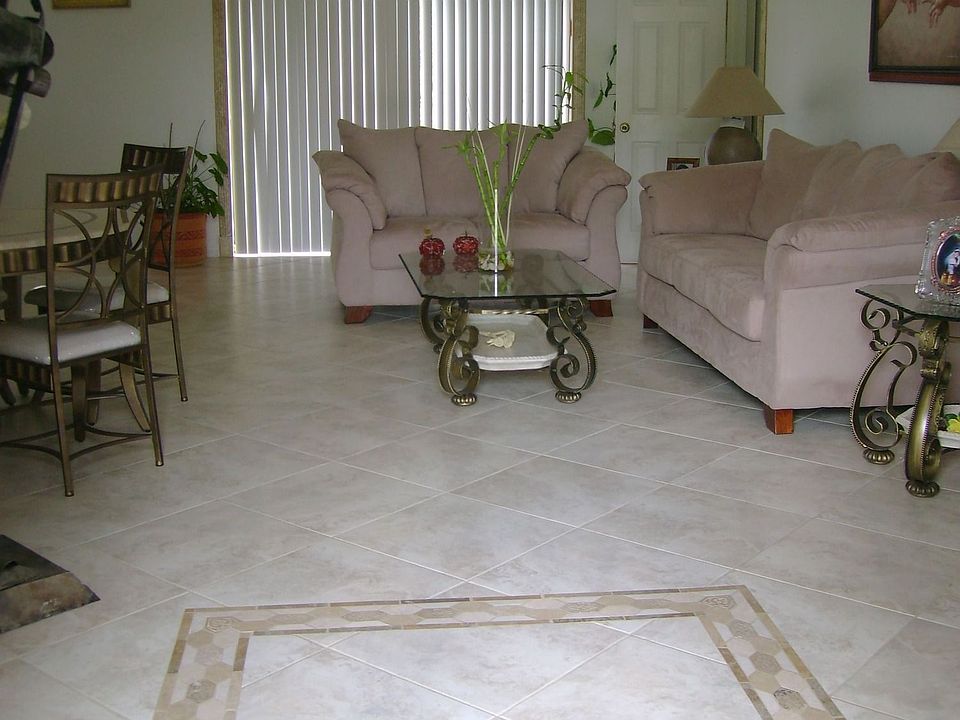1st image of 228 SW Milburn Cir