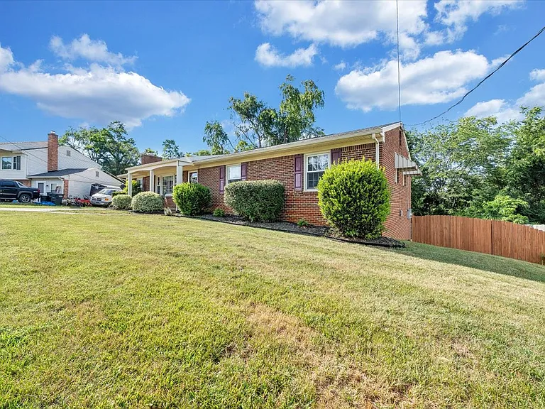 621 Aragona Dr — Photo 69