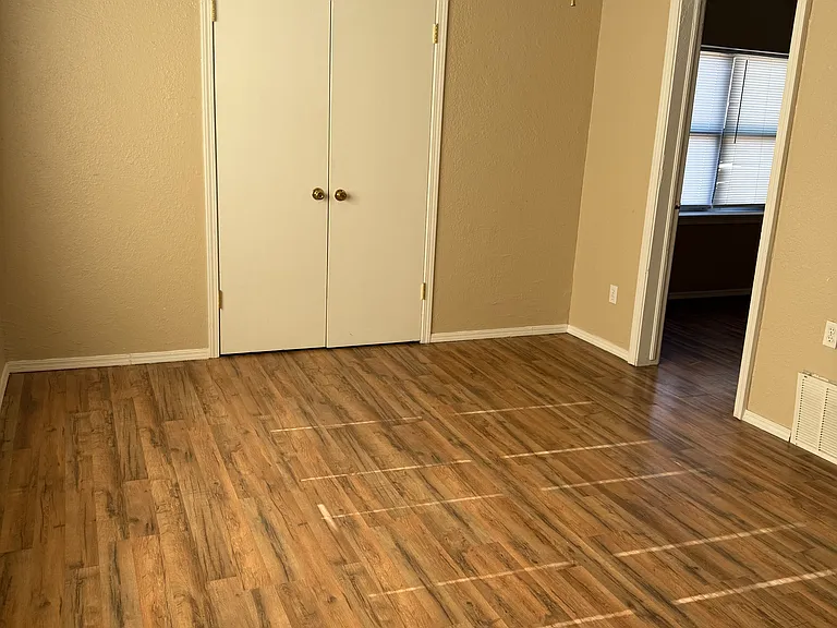 827 W Chickasha Ave #8 — Photo 10