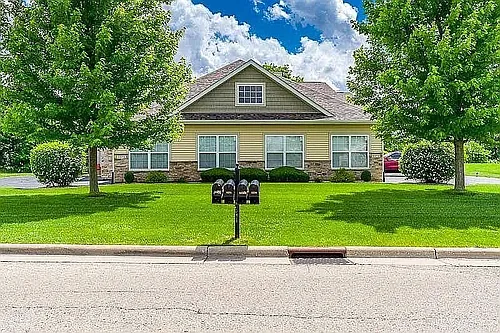 5576 Bastian Blvd #1 Photo 1