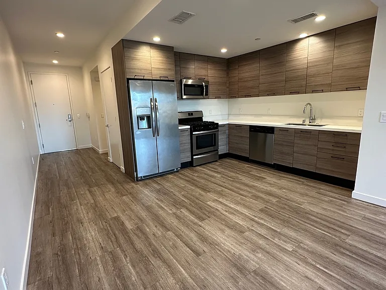 5327 Hermitage Ave — Photo 3