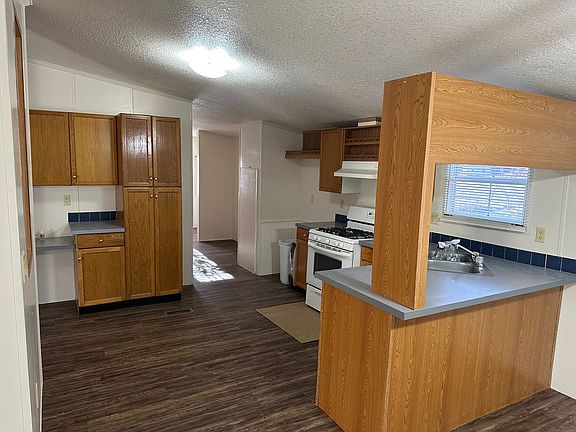 3rd image of 18065 Chapel Ln