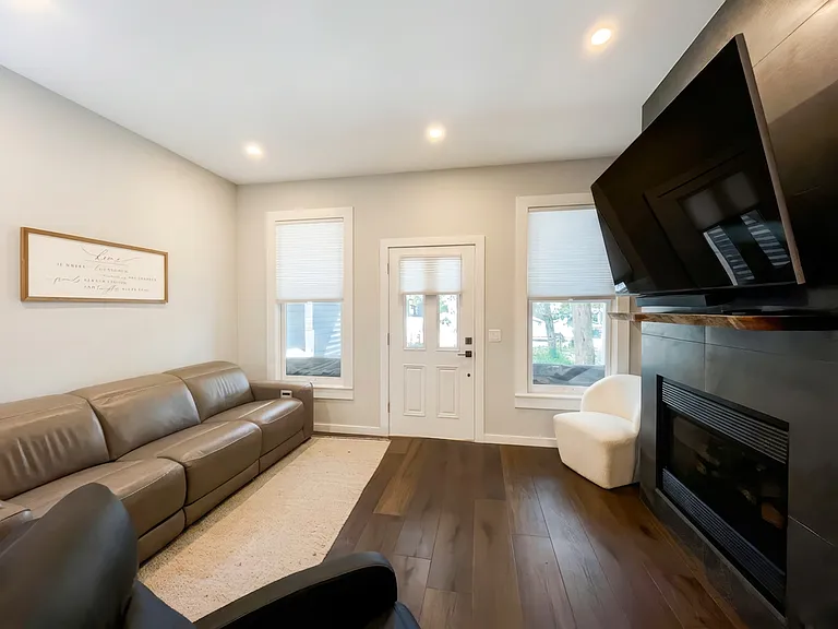 218 N French St — Photo 5