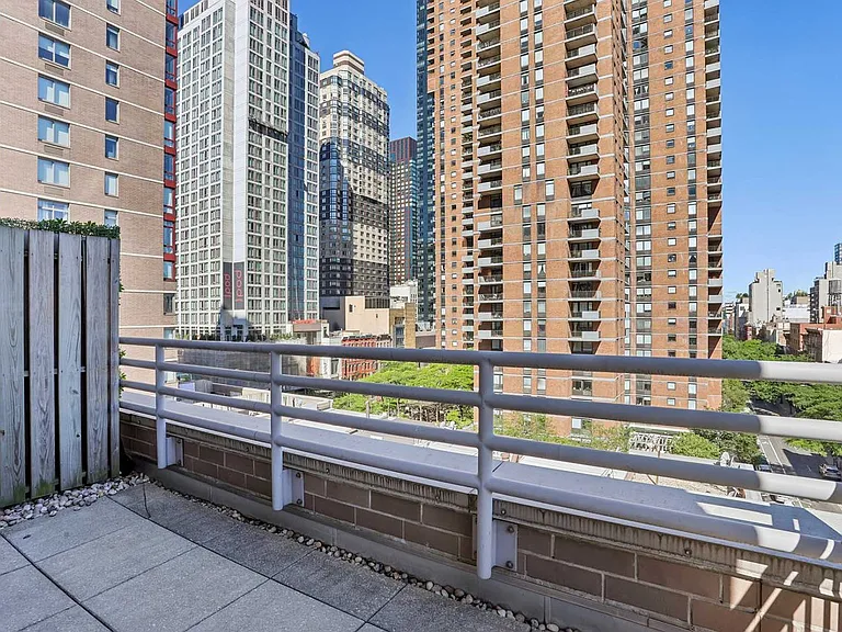 360 W 43rd St #N8H — Photo 7