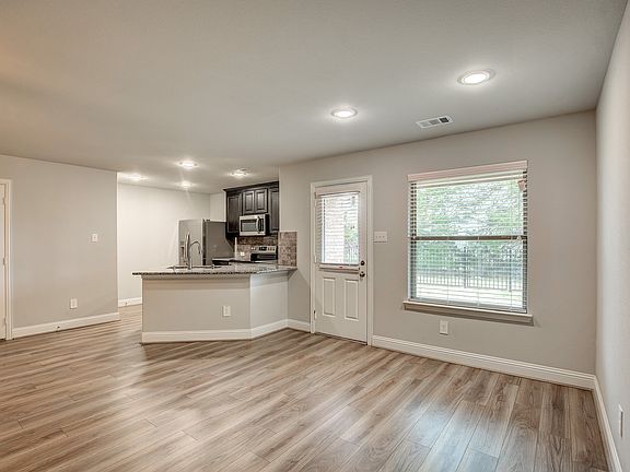 4th image of 6812A Topaz Dr #A