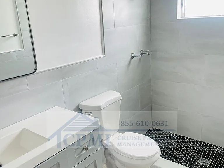 Ocean House - 360 Fiesta Ave Jupiter, FL 33469 — Photo 24