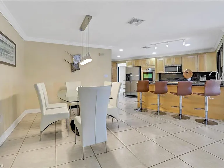701 N Barfield Dr — Photo 12