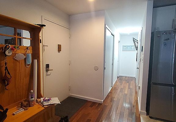 5th image of 460 Carlton Ave #2