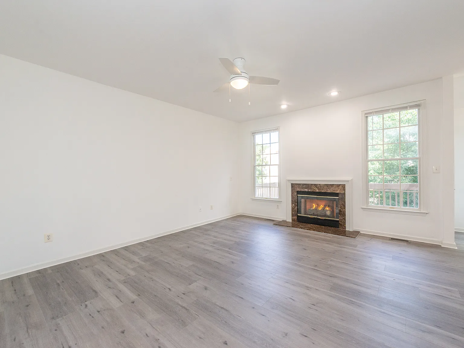 3 bed, 2.5 bath, 2064 sqft, $5,300 — Photo 4