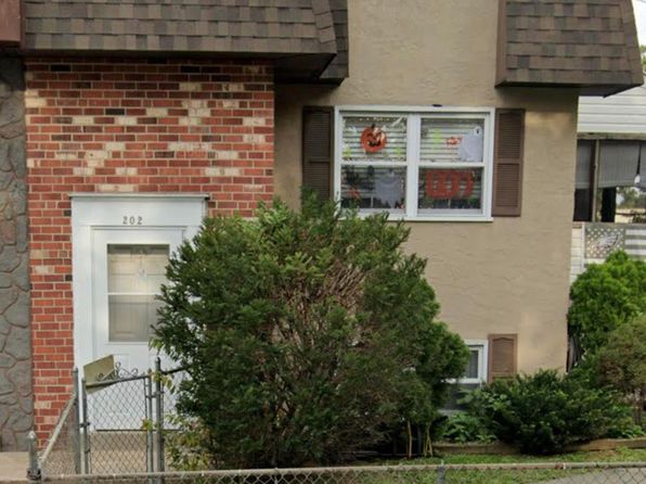 202 Winona Ave FLOOR 1