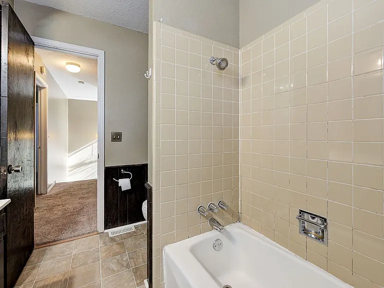 4703 NW 63rd St — Photo 24