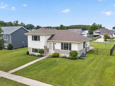522 Brook Ave, Saint Charles, MN, 55972