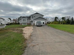 1450 104th St SE, Minot, ND 58701