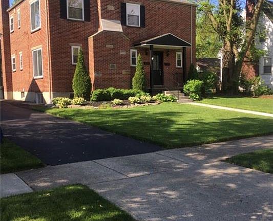 3rd image of 410 Lonsdale Ave