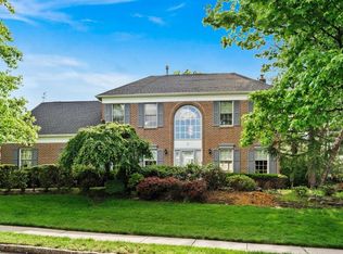 2 Adams Rd, Kendall Park, NJ 08824