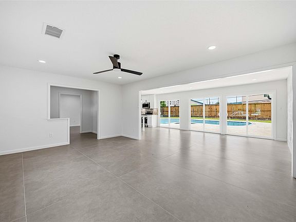 3rd image of 8419 Bluegate Ct