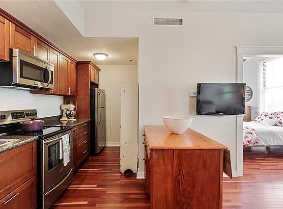 2nd image of 1224 Saint Charles Ave APT 309