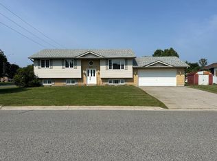 871 Chapel Rd, Peterborough, ON K9H7N6