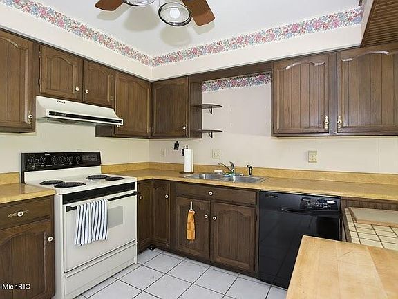 2nd image of 4303 Pine Knoll Ave