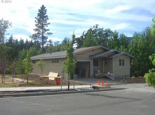 302 Creekside St, Hood River, OR 97031