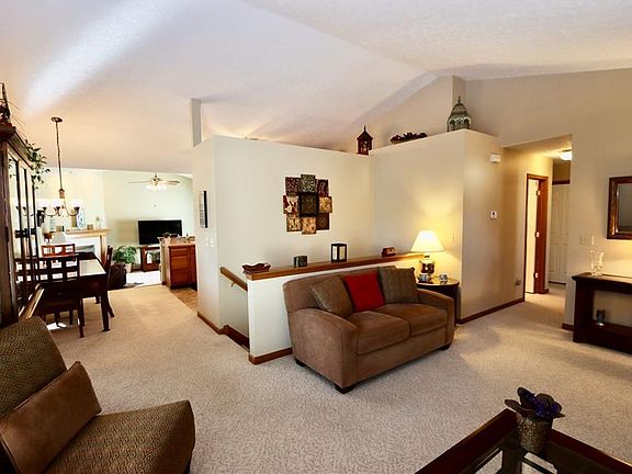 4th image of 5290 Genny Dr