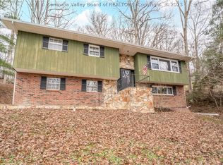 107 Goad Dr, Clendenin, WV 25045