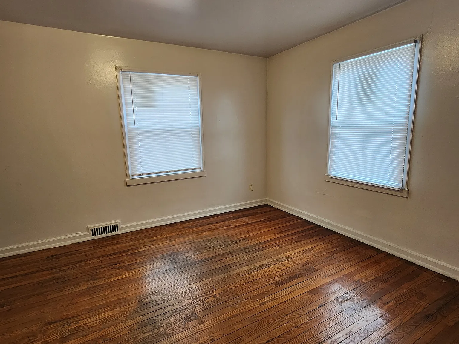 4403 West Capitol Drive; 3975 N 44TH ST — Photo 3