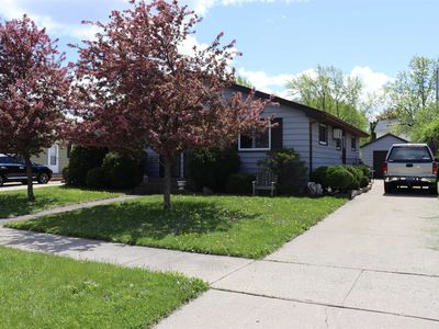 1038 W Cecil St, Neenah, WI, 54956