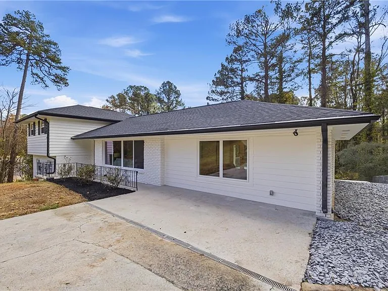 2967 Flat Shoals Rd — Photo 3