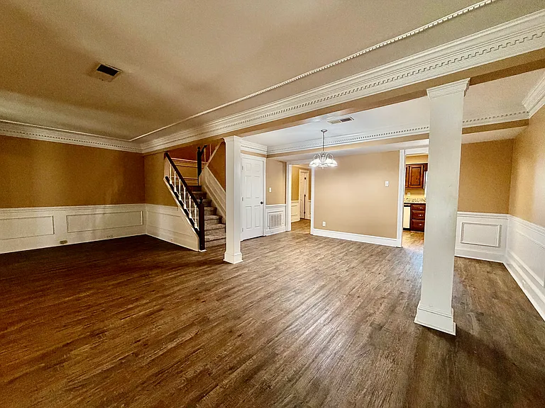606 Crown Point Dr — Photo 6