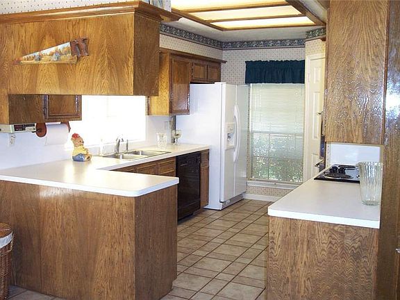 4th image of 14711 Charlmont Dr