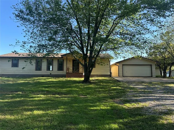 305 Red Hill Rd, Meeker, OK 74855