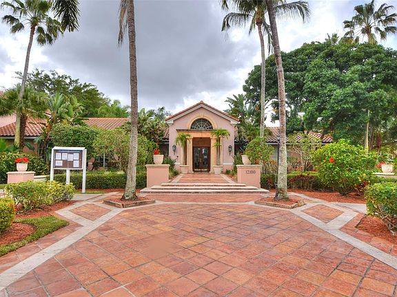 4th image of 12112 Saint Andrews Place #107