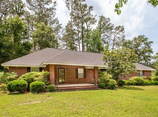 1709 Suwanne Dr, Waycross, GA 31501