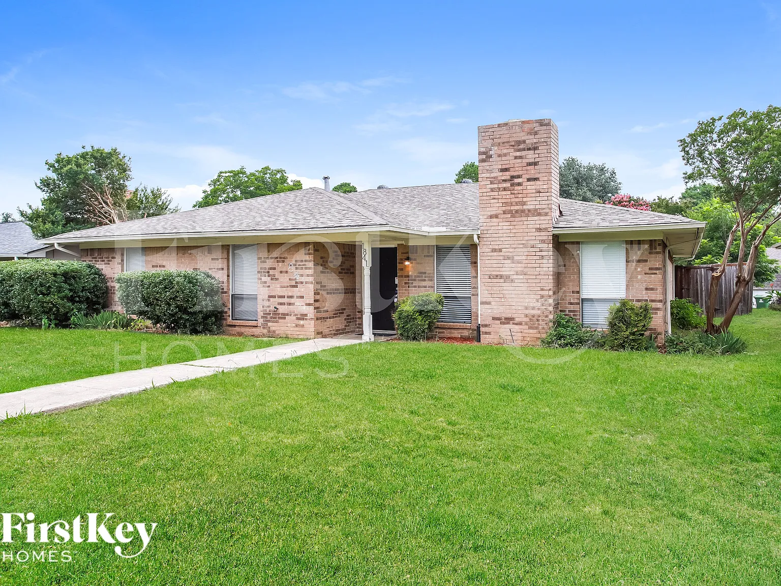 4 bed, 2.0 bath, 1701 sqft, $2,000 — Photo 3