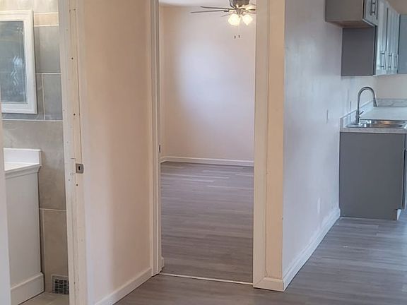 3rd image of 3001 Pine Ave Floor 2