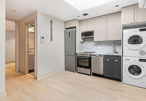 5th image of 513 E 82nd St APT 5B