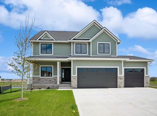 240 NW Copperleaf Ct, Waukee, IA 50263