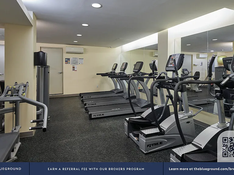 340 E 51st St #4J — Photo 15
