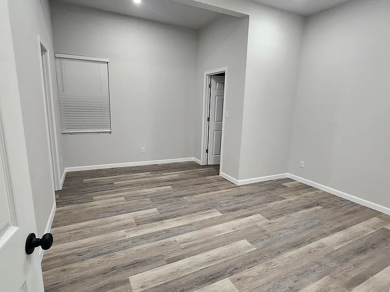 307 Euclid St — Photo 14