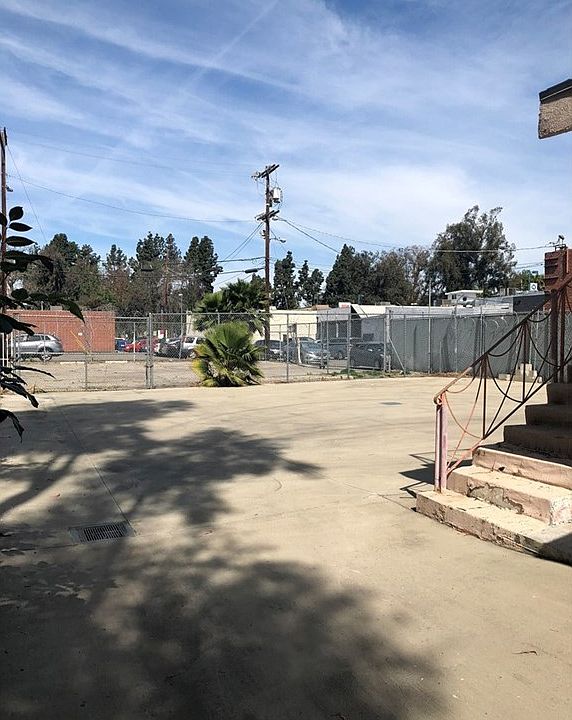 2nd image of 5149 Bakman Ave