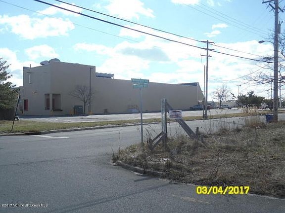 4th image of 1615 Washington Ave
