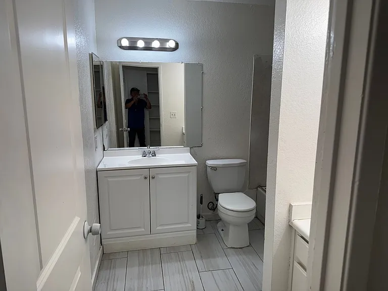 6284 Porterfield Ct — Photo 17
