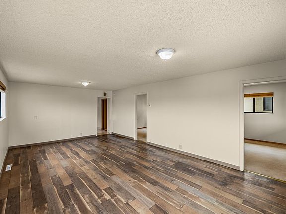 5th image of 833 Hellam St