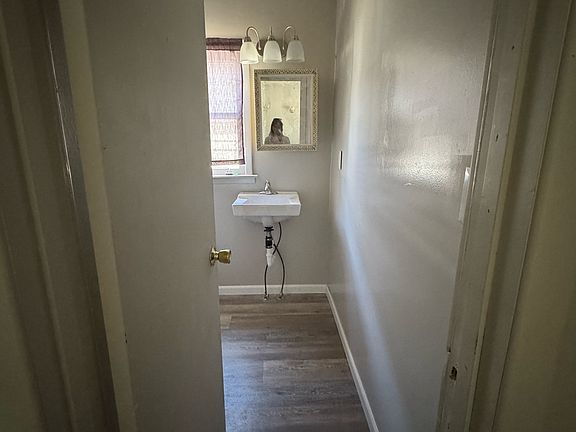 5th image of 603 N Thompson St