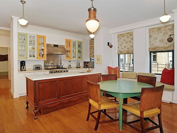 2nd image of 320 W 86th St APT 6B