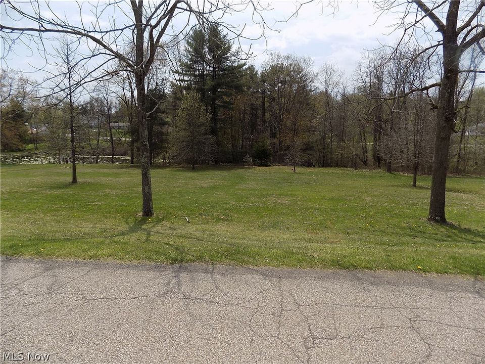 2nd image of Lakeview Dr